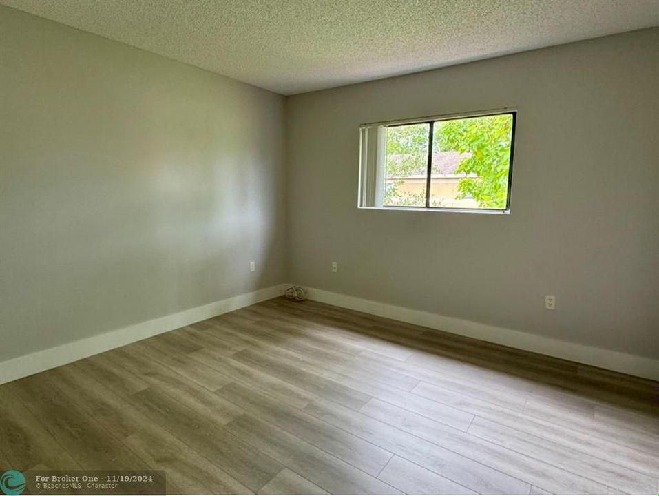 For Rent: $2,350 (2 beds, 2 baths, 1113 Square Feet)