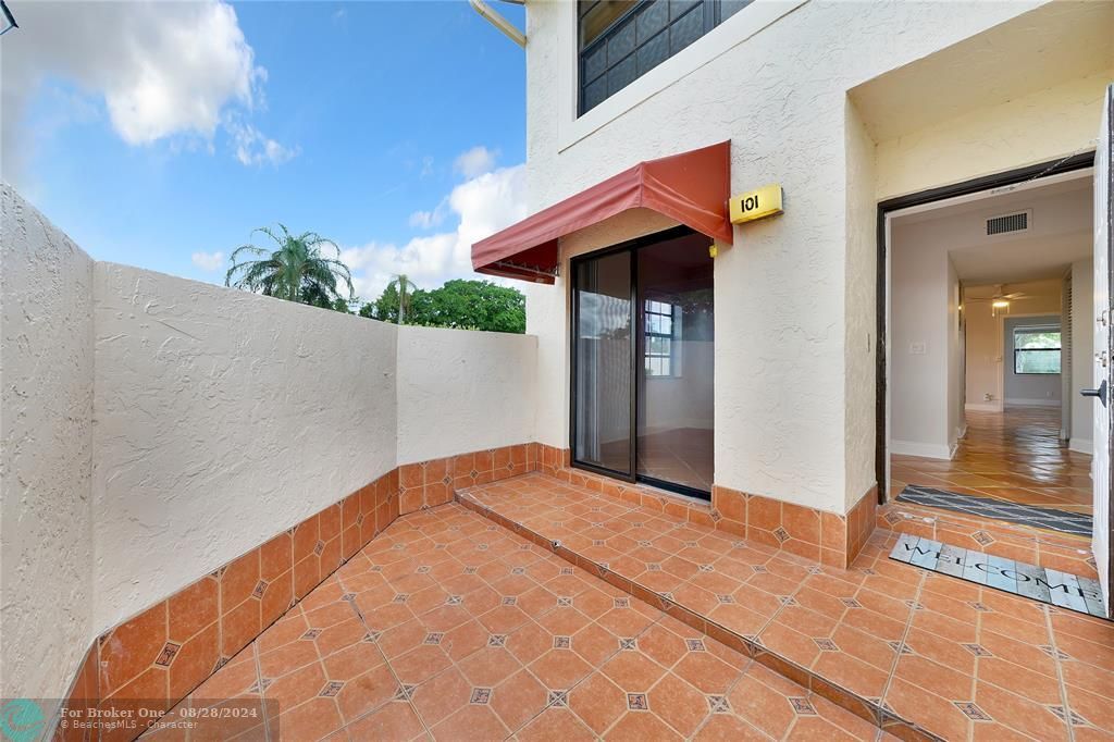 For Sale: $359,900 (3 beds, 2 baths, 1300 Square Feet)