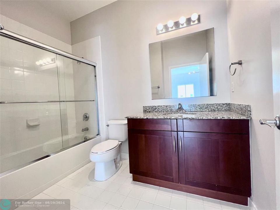 For Sale: $465,000 (2 beds, 2 baths, 1340 Square Feet)