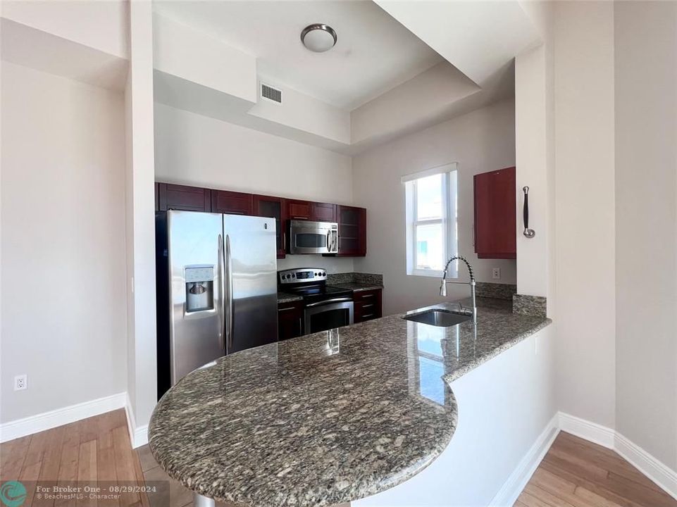 For Sale: $465,000 (2 beds, 2 baths, 1340 Square Feet)