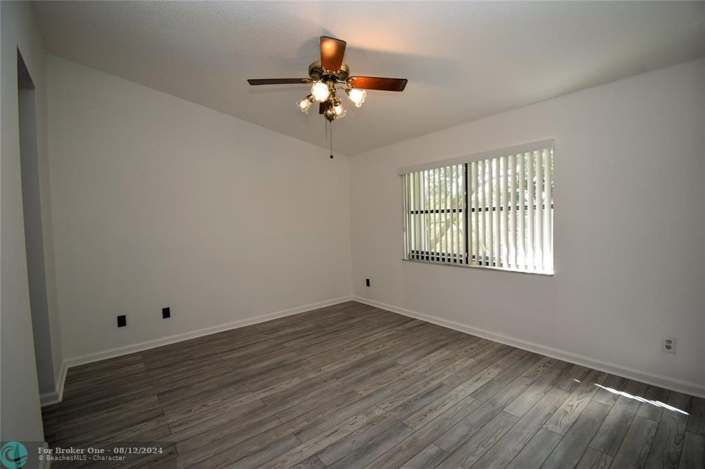 For Rent: $2,200 (2 beds, 2 baths, 1000 Square Feet)