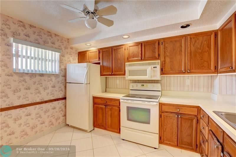 Recently Rented: $1,600 (1 beds, 1 baths, 1000 Square Feet)