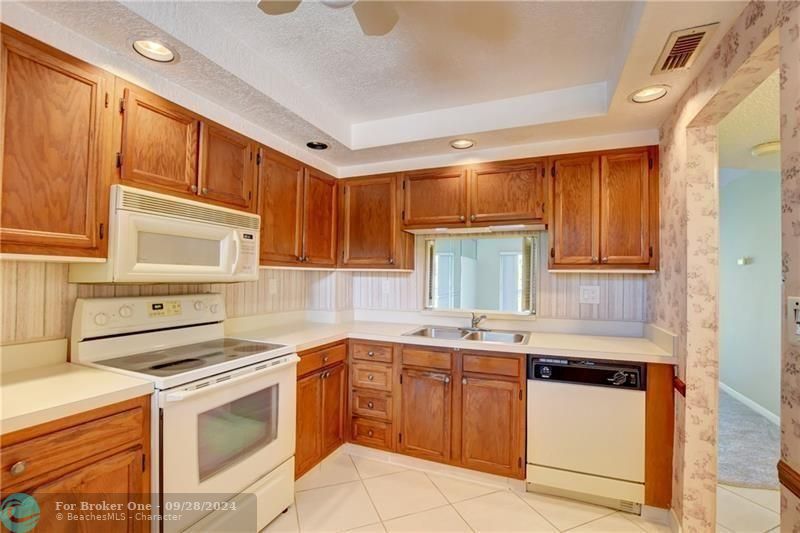 Recently Rented: $1,600 (1 beds, 1 baths, 1000 Square Feet)