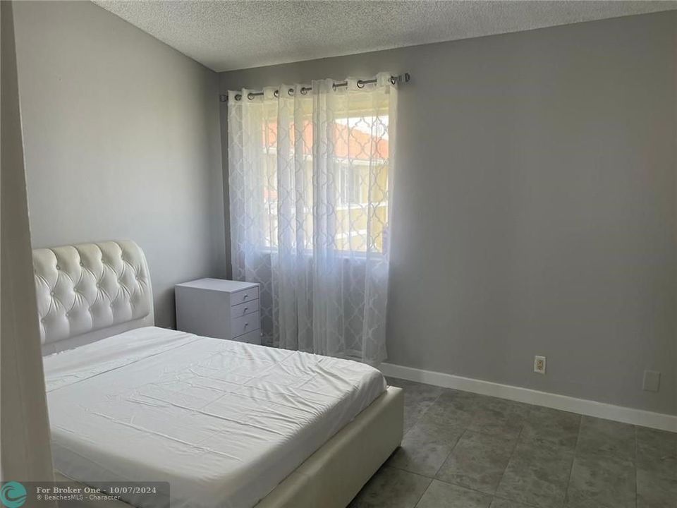 For Rent: $2,900 (3 beds, 2 baths, 1170 Square Feet)