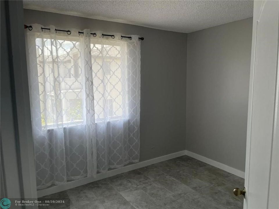 For Rent: $2,900 (3 beds, 2 baths, 1170 Square Feet)