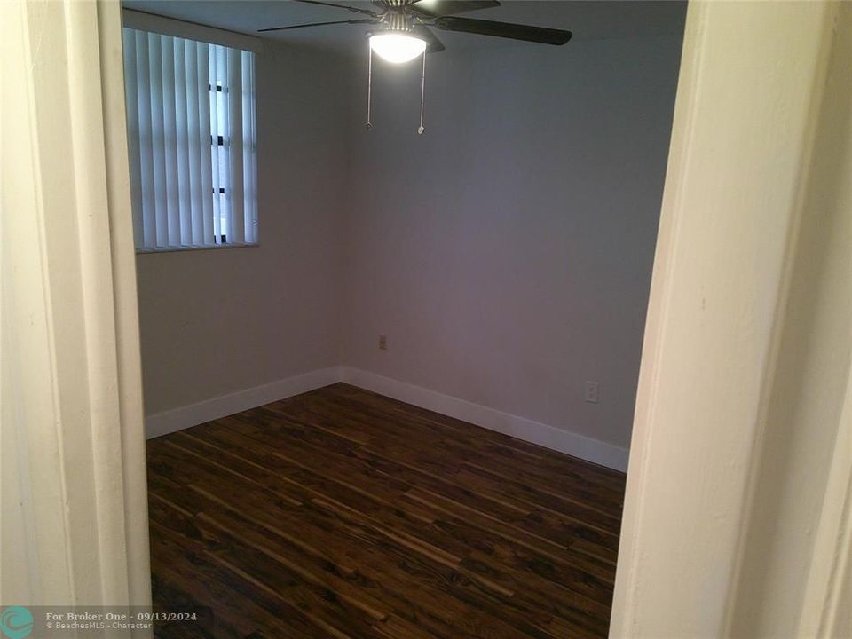 For Sale: $200,000 (2 beds, 2 baths, 1040 Square Feet)