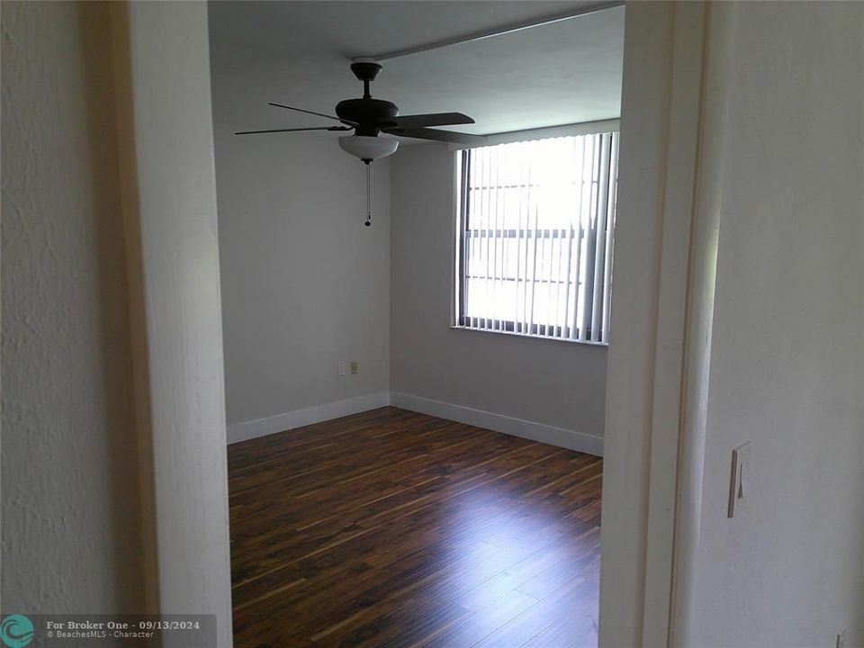 For Sale: $200,000 (2 beds, 2 baths, 1040 Square Feet)