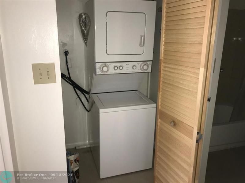 For Rent: $1,750 (1 beds, 1 baths, 650 Square Feet)