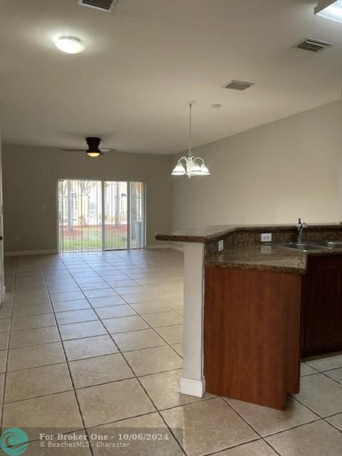 For Rent: $2,750 (3 beds, 2 baths, 1404 Square Feet)