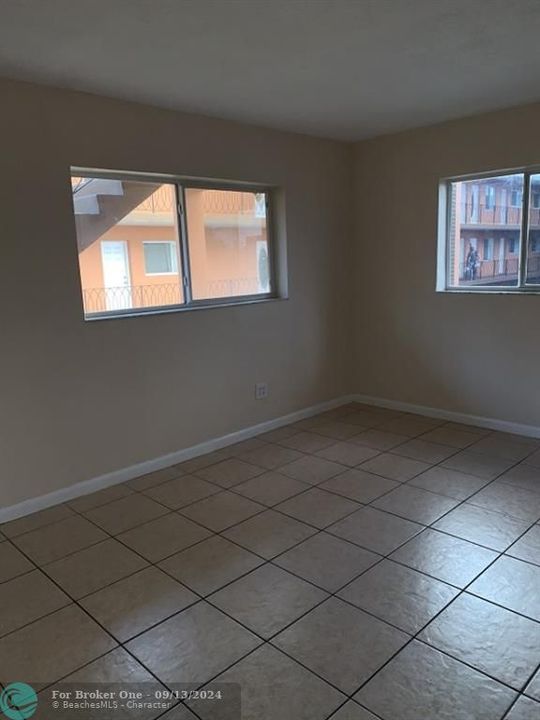 For Rent: $2,550 (2 beds, 1 baths, 634 Square Feet)