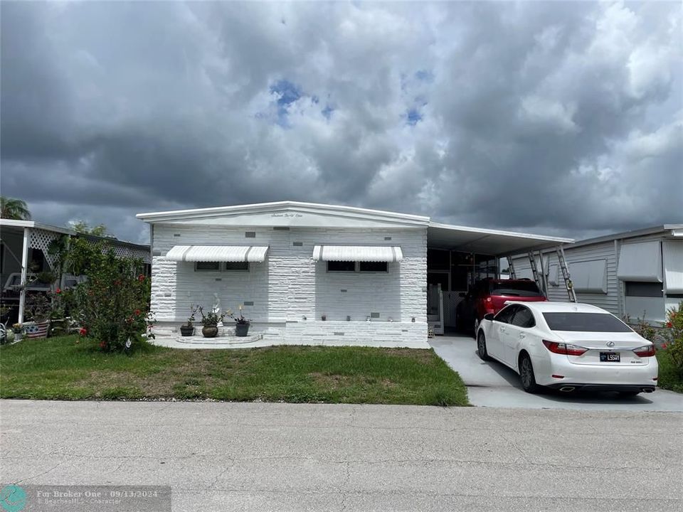 For Sale: $210,500 (3 beds, 2 baths, 1060 Square Feet)