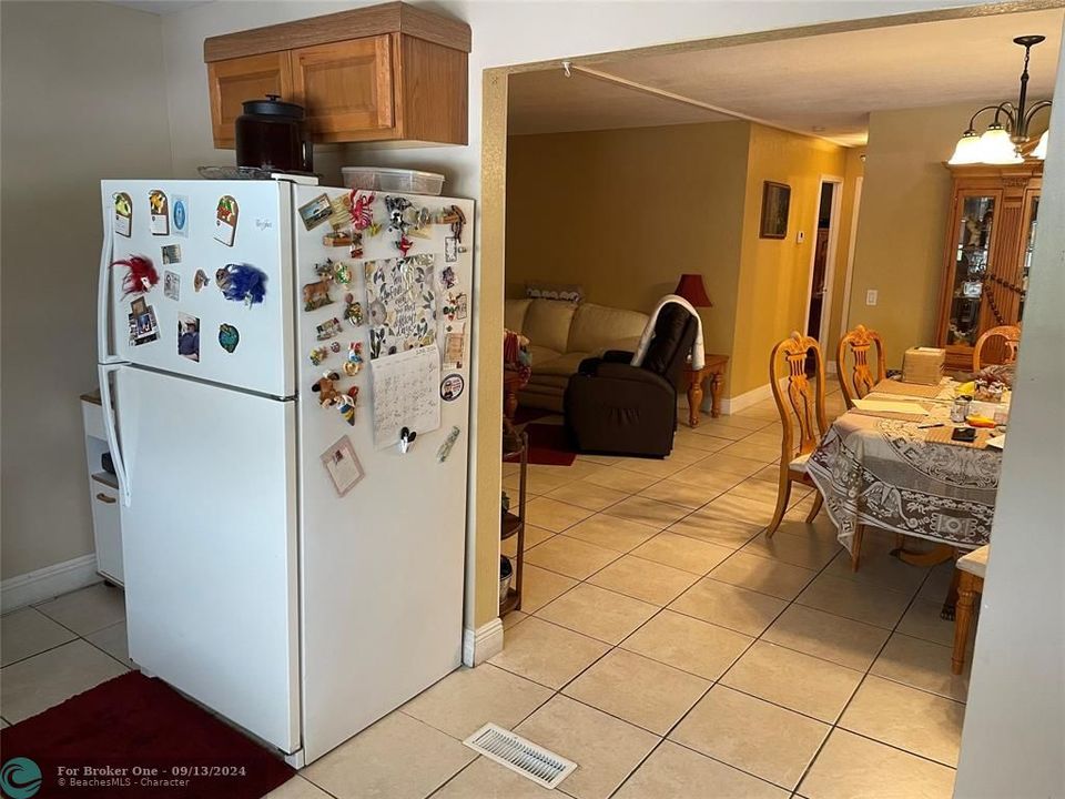 For Sale: $210,500 (3 beds, 2 baths, 1060 Square Feet)