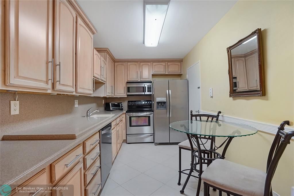 For Sale: $489,900 (2 beds, 2 baths, 1350 Square Feet)