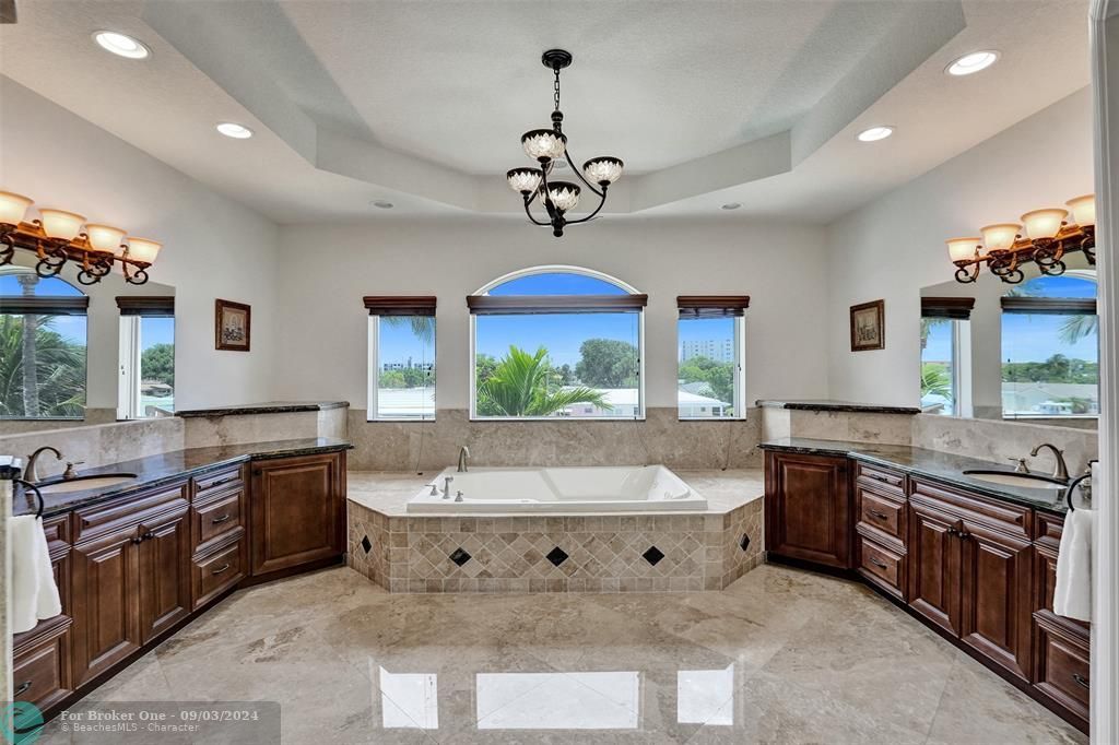 For Sale: $4,999,995 (7 beds, 6 baths, 5664 Square Feet)