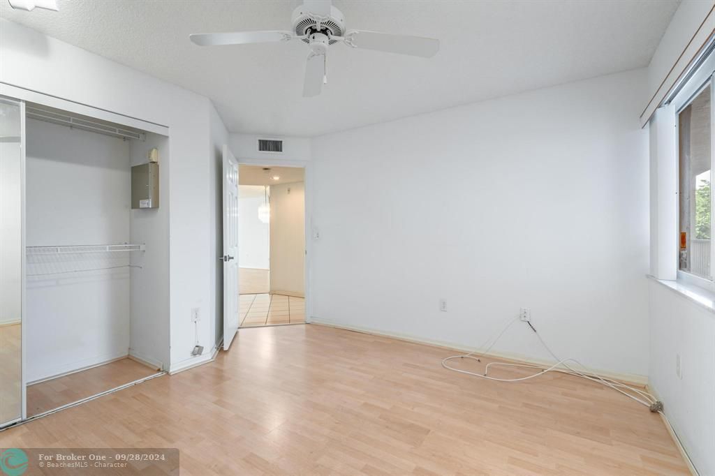 For Sale: $199,000 (2 beds, 2 baths, 1215 Square Feet)