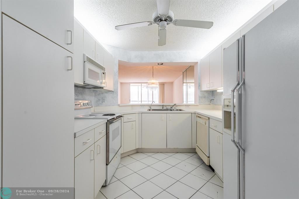 For Sale: $199,000 (2 beds, 2 baths, 1215 Square Feet)