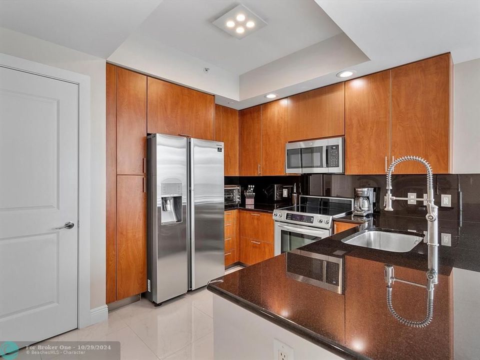 For Sale: $584,900 (2 beds, 2 baths, 1567 Square Feet)