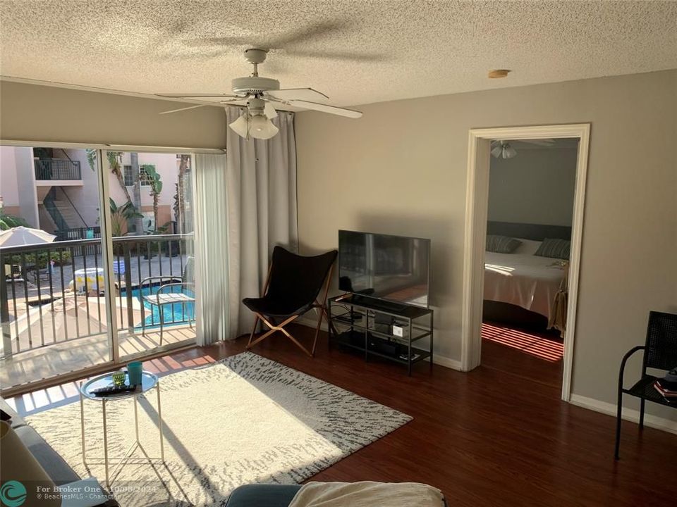 For Rent: $2,500 (2 beds, 2 baths, 1054 Square Feet)