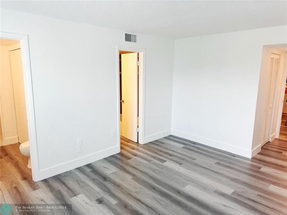 For Rent: $1,990 (2 beds, 2 baths, 944 Square Feet)