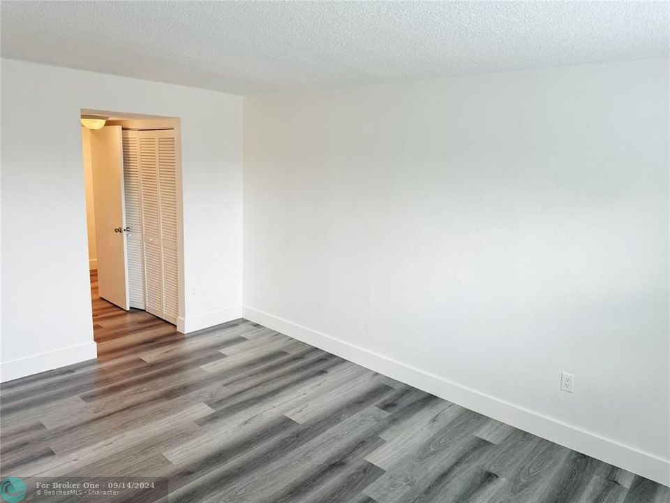 For Rent: $1,990 (2 beds, 2 baths, 944 Square Feet)