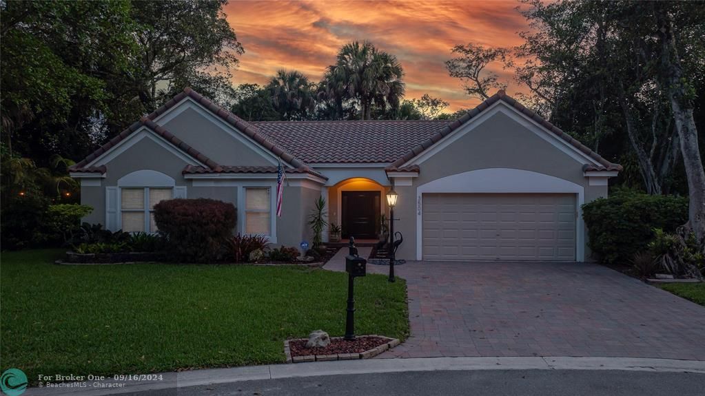 For Sale: $650,000 (4 beds, 2 baths, 1989 Square Feet)