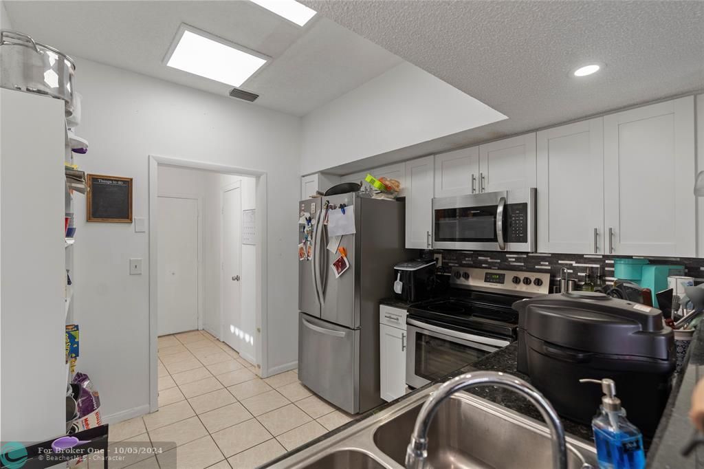 Active With Contract: $490,000 (3 beds, 2 baths, 1823 Square Feet)