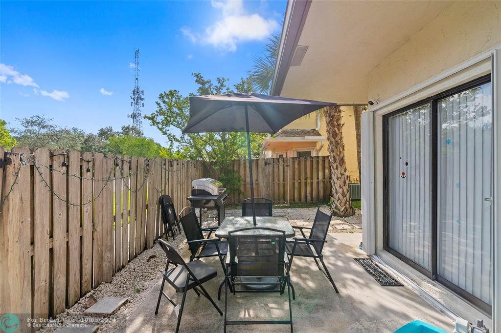 Active With Contract: $490,000 (3 beds, 2 baths, 1823 Square Feet)