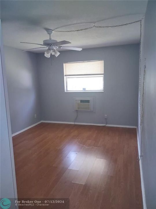 Recently Sold: $200,000 (1 beds, 1 baths, 640 Square Feet)