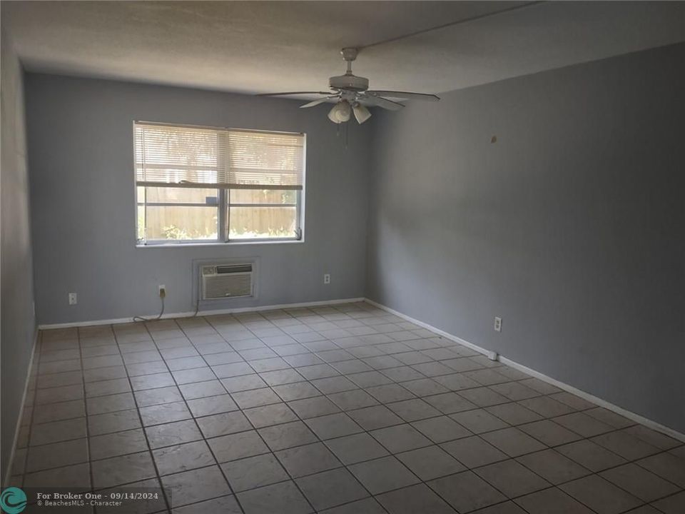 Recently Sold: $200,000 (1 beds, 1 baths, 640 Square Feet)