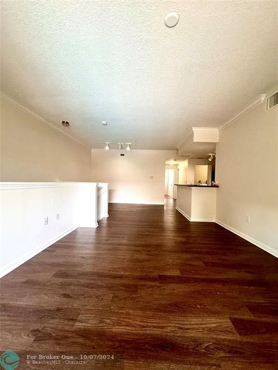 For Rent: $2,550 (3 beds, 2 baths, 1357 Square Feet)