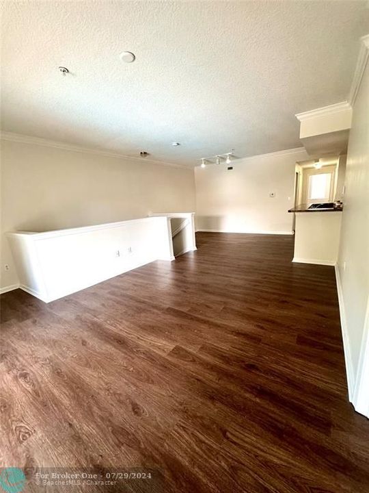 For Rent: $2,550 (3 beds, 2 baths, 1357 Square Feet)