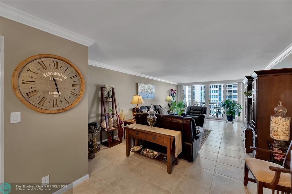 For Sale: $825,000 (2 beds, 2 baths, 1559 Square Feet)