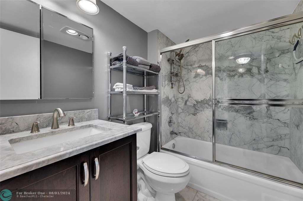 待售: $825,000 (2 贝兹, 2 浴室, 1559 平方英尺)