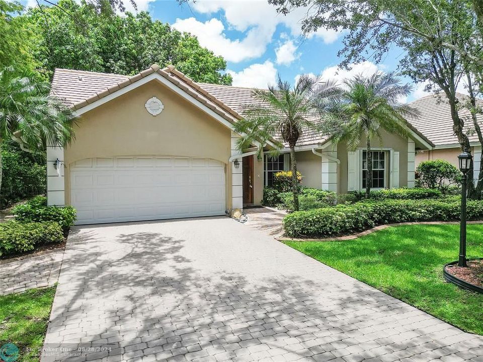 For Sale: $649,000 (3 beds, 2 baths, 1929 Square Feet)