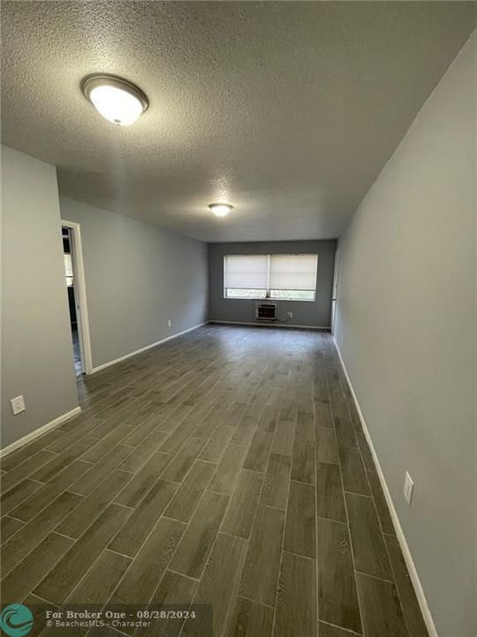 Recently Sold: $220,000 (2 beds, 1 baths, 840 Square Feet)