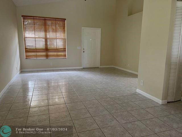 For Rent: $4,000 (3 beds, 2 baths, 1468 Square Feet)