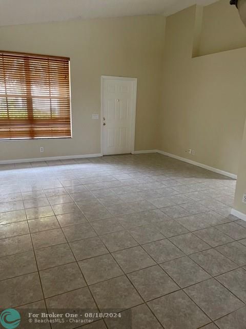 For Rent: $4,000 (3 beds, 2 baths, 1468 Square Feet)