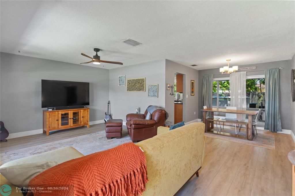 For Sale: $480,000 (2 beds, 2 baths, 1200 Square Feet)