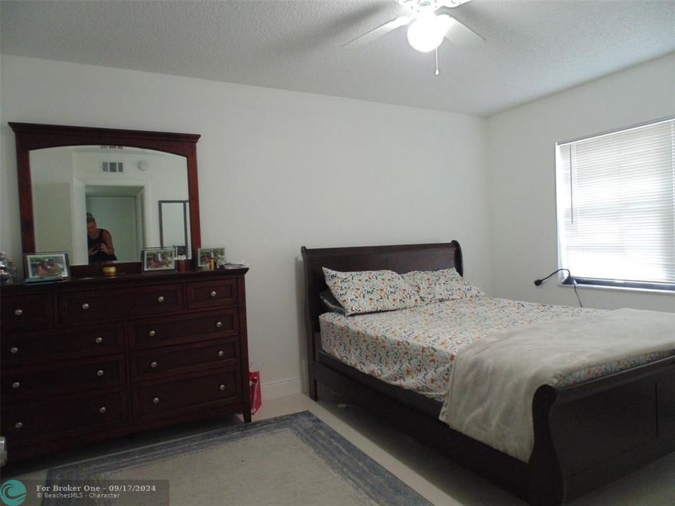 For Rent: $2,000 (2 beds, 2 baths, 870 Square Feet)