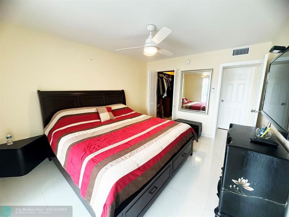 For Rent: $1,925 (2 beds, 2 baths, 883 Square Feet)