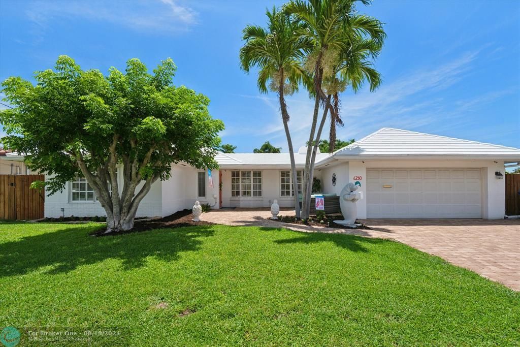 For Sale: $999,000 (3 beds, 2 baths, 1577 Square Feet)