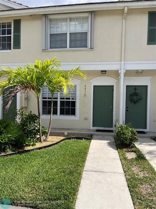 For Rent: $3,650 (2 beds, 2 baths, 1170 Square Feet)