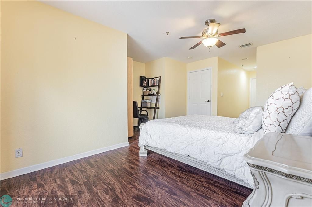 For Rent: $2,900 (3 beds, 2 baths, 1837 Square Feet)