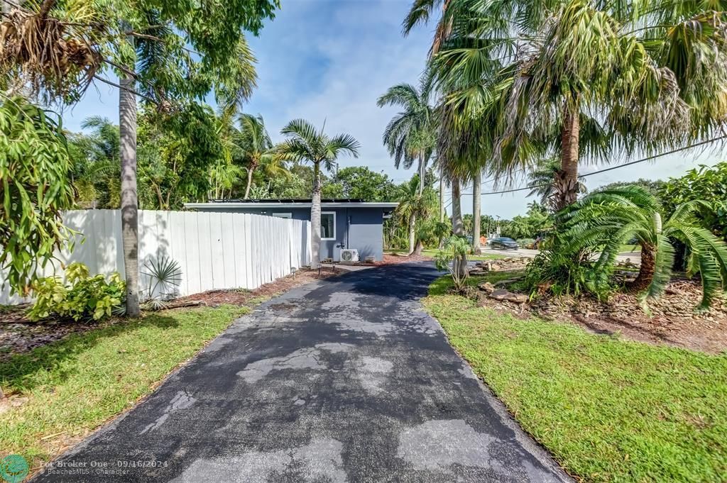 For Sale: $699,000 (3 beds, 3 baths, 1368 Square Feet)