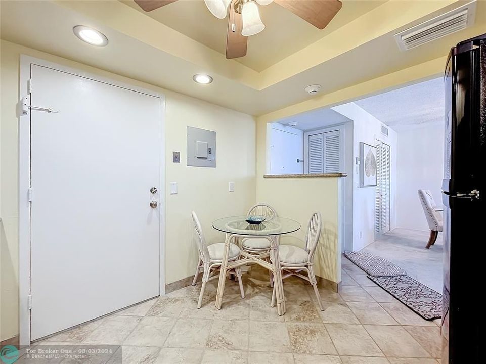 For Sale: $542,000 (2 beds, 2 baths, 1400 Square Feet)