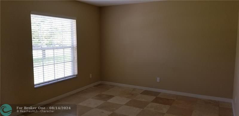 For Rent: $2,650 (4 beds, 2 baths, 2093 Square Feet)