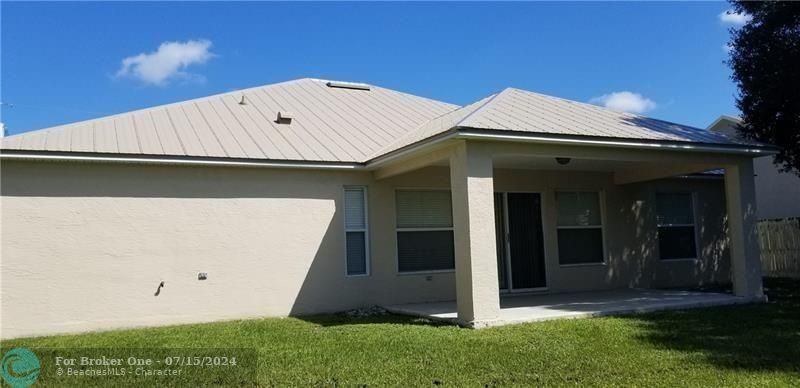 For Rent: $2,650 (4 beds, 2 baths, 2093 Square Feet)
