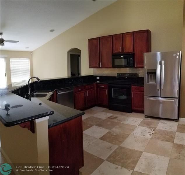 For Rent: $2,650 (4 beds, 2 baths, 2093 Square Feet)