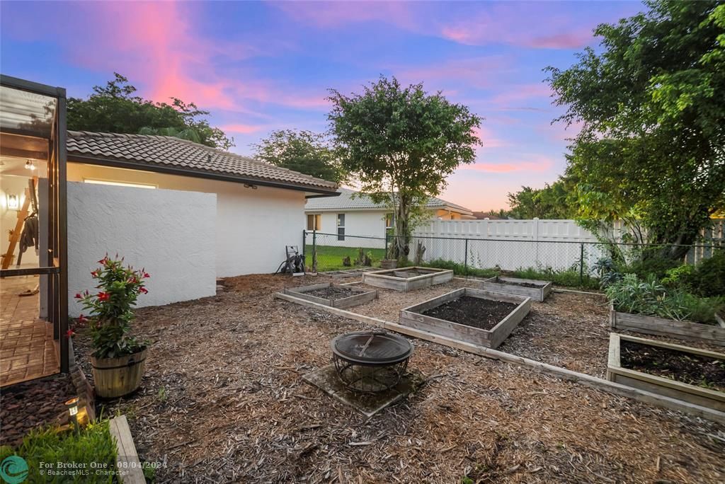 For Sale: $759,900 (4 beds, 2 baths, 2331 Square Feet)