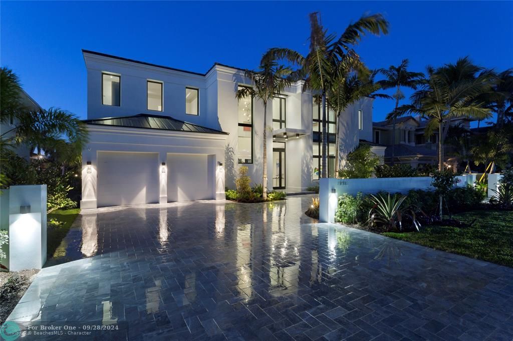 For Sale: $6,950,000 (5 beds, 7 baths, 5330 Square Feet)